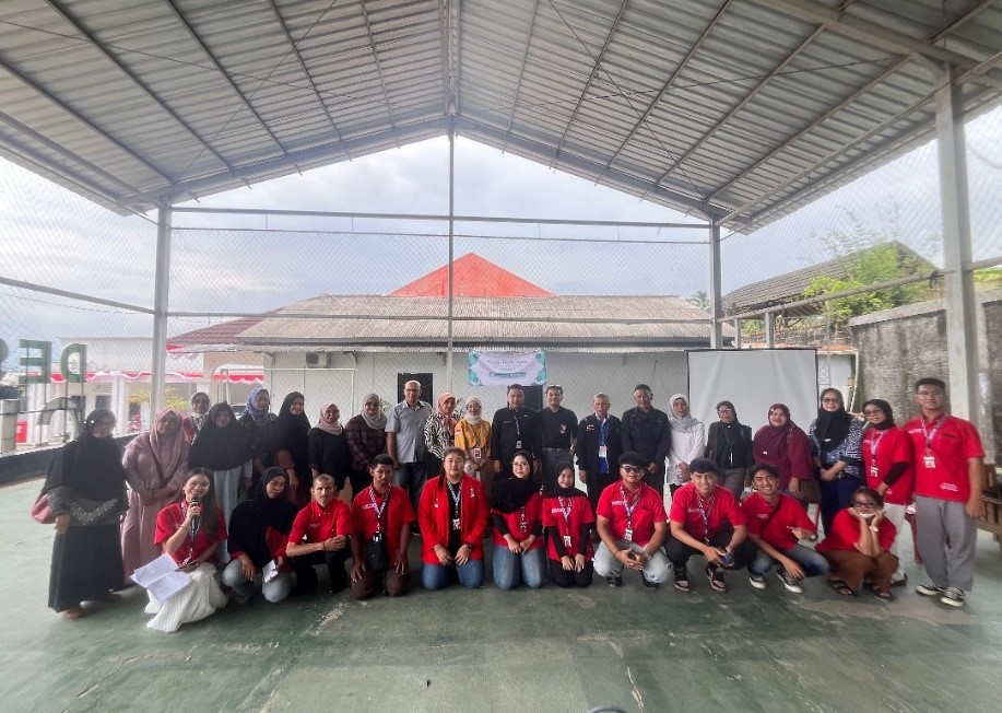 PKM Sosialisasi Promosi Kreatif Produk Gula Aren UTA’45, Dorong UMKM Cisalada Go Digital